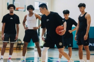 后卫的传承！赵维伦受邀参加林书豪的湾区训练营