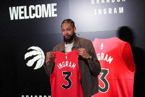 莺歌：我喜欢在肘区接球后仰跳投 人们低估了我的传球能力