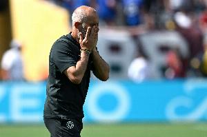 切尔西近4场比赛有3人吃到红牌：佩德罗、桑切斯、查洛巴