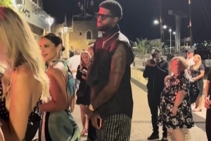 夸梅：很多球星休赛期和说唱歌手聚会&混夜店 所以科比值得尊重