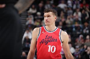 希望无大碍！船记：尚未有博格丹的最新伤病情况