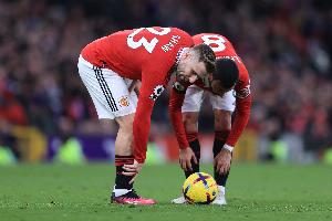 曼联旧将：懒惰的卢克-肖恐在双红会拖曼联后腿，被萨拉赫针对