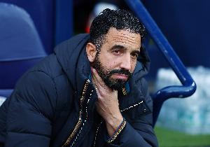 记者：B费等人获额外假期，多位青训小将今日随曼联一线队训练