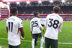 切尔西半场换3人！凯塞多 吉滕斯 吉乌换下拉维亚 加纳乔 桑托斯