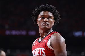 状态低迷！阿门8投仅2中拿到10分4板 罚球10中6