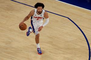 被包夹得很辛苦！康宁汉姆16投7中&三分8中3得21分7板9助 有8失误