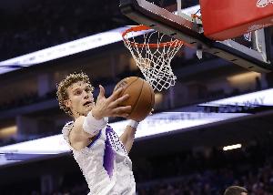 独木难支！马尔卡宁20中10空砍全队最高33分 罚球12中9