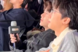 久久无言刘青松&宝蓝现场解说：只能说……恭喜T1了