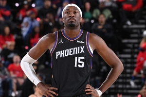 全面发挥！马威5中4&7罚6中砍半场赛季新高14分 另有4板3助