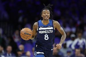 改判！马威打到海兰德吹进攻犯规 太阳挑战成功改后者防守犯规