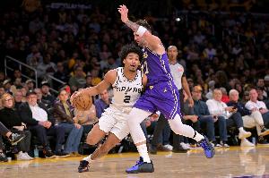 榜眼秀！哈珀12中6得13分3板3助1断 5犯规需要注意