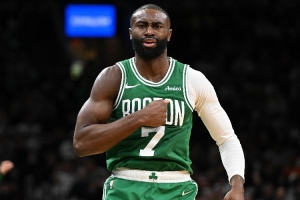 难阻失利！杰伦·布朗17投10中&罚球9中8空砍30分3板3助