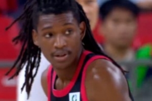 效率太低！深圳外援史密斯22中7拿到16分6板3助1断