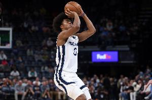 打得可以了！韦尔斯13中6拿到19分5板1助1断 命中追平三分球