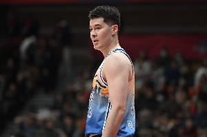 没怎么打！阿不都沙拉木仅替补7分半5中1拿到2分4篮板