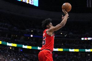 末节发力独得11分！奥科罗11投7中贡献15分3板