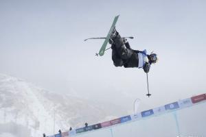 谷爱凌世界杯云顶站三连冠！伤愈复出后一周揽双冠