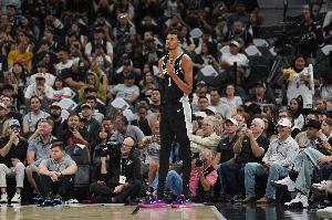 解说：马刺对雷霆“田忌赛马”非常奏效 文班为核心攻防体系太强