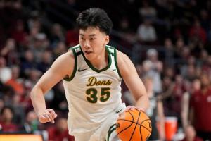 状态一般！NCAA-王俊杰6中2拿到7分3篮板2助攻 旧金山大学告负