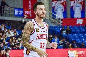 爆炸输出！约克替补不到6分钟 7中6&三分5中4怒轰16分！