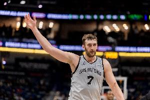 尽力但效果不好！科内特3中1得2分8板1助1段 正负值-17全队最低