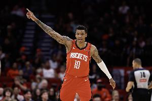 场均15.5分！明天火箭战热火 小贾巴里·史密斯因右脚踝扭伤缺阵