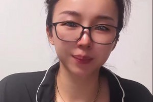 已经领证怀孕啦！张曼源凌晨直播，孕相还是有点明显的