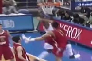 巅峰韦德想隔扣年轻时的阿联，也没那么容易