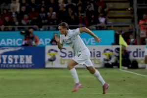 力保青训！米体：齐沃夏窗力主国米放弃霍伊伦，如今皮奥崛起