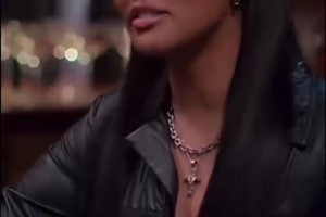 当众秀恩爱是吧！阿耶莎：一个月离不开什么？库里：性爱！